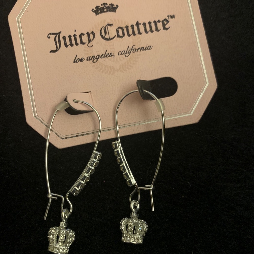 Women’s earrings